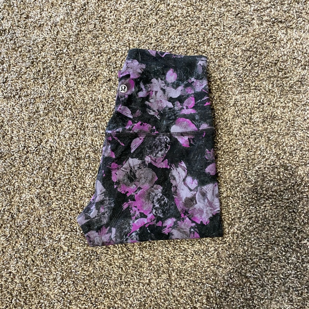 NWOT Lululemon Aligns 25”